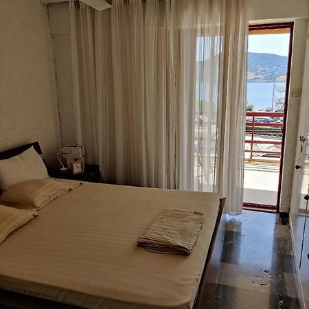 Seaview Apartment Porto Rafti Exterior photo